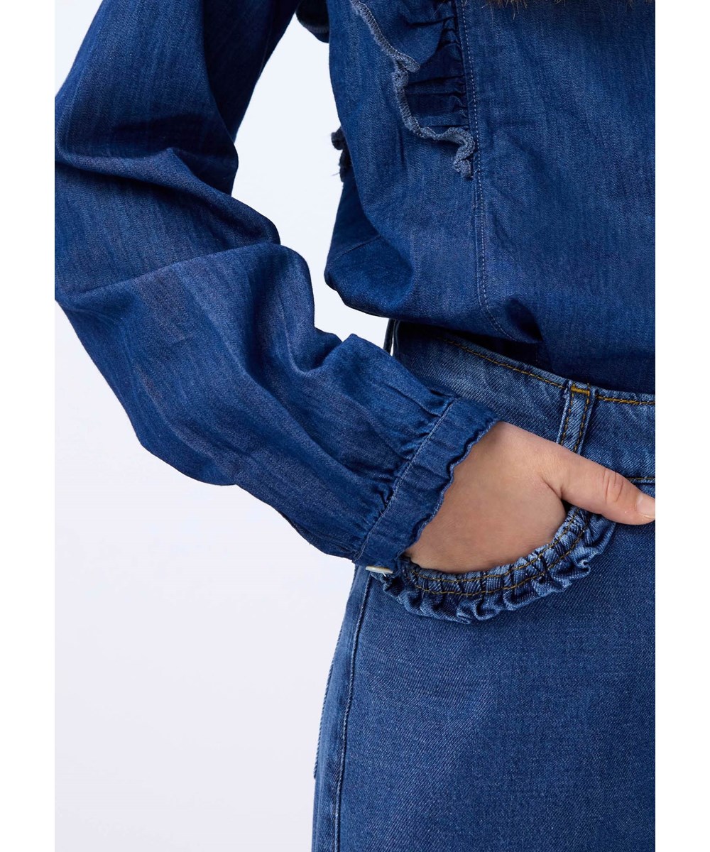 Amara - Blue Vintage - Weiche blaue Jeanshose für Kinder aus einer Viskose- und Baumwollmischung.