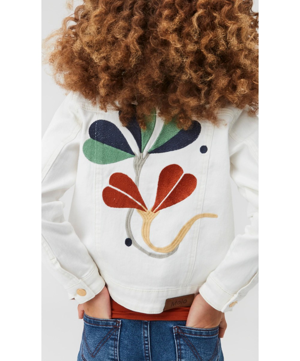 Hattie - White Star - Weiße Jeansjacke mit Stickerei auf der Rückseite
