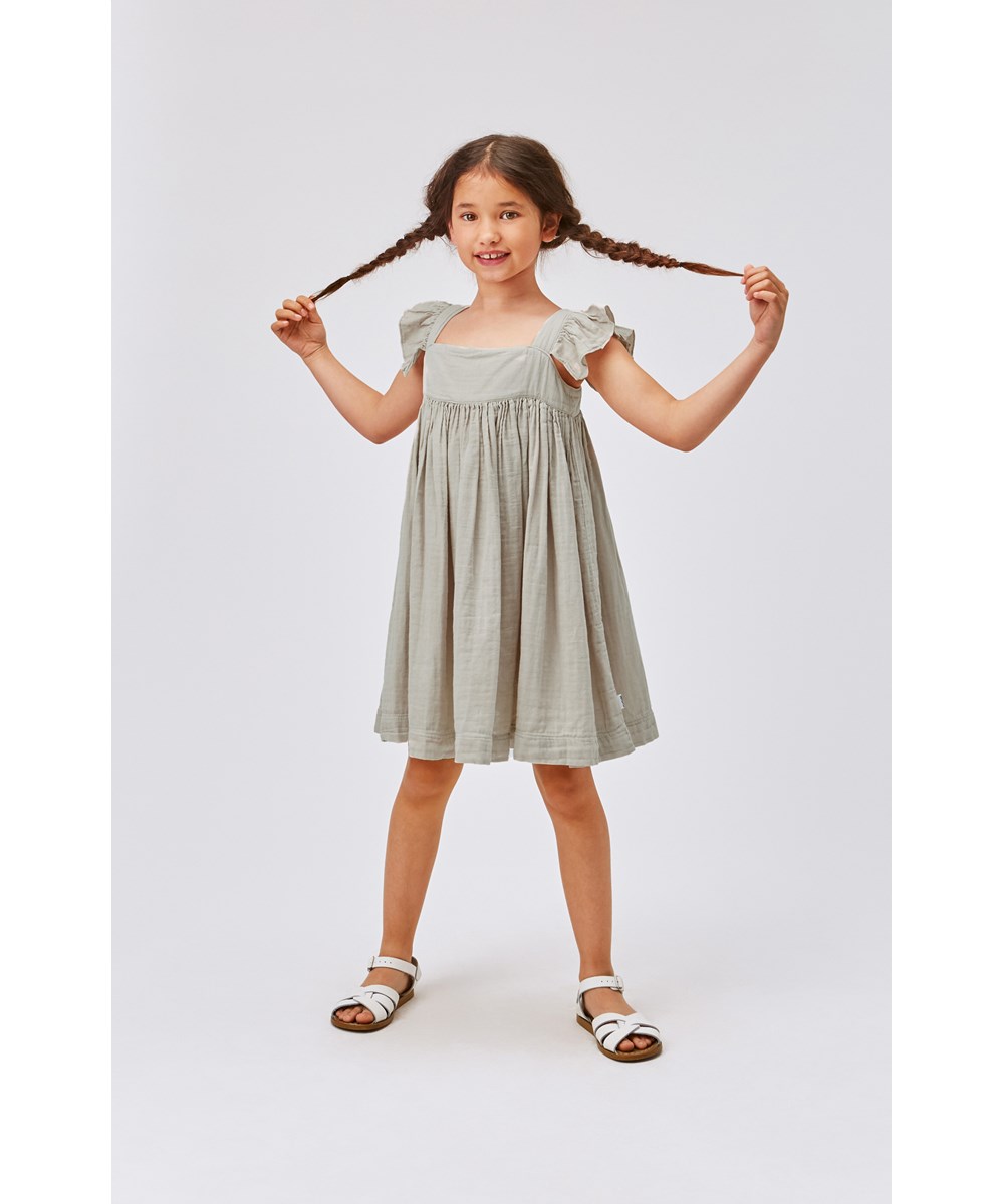 Cadie - Soft Sand - Taupefarbenes Kleid aus Baumwollmusselin