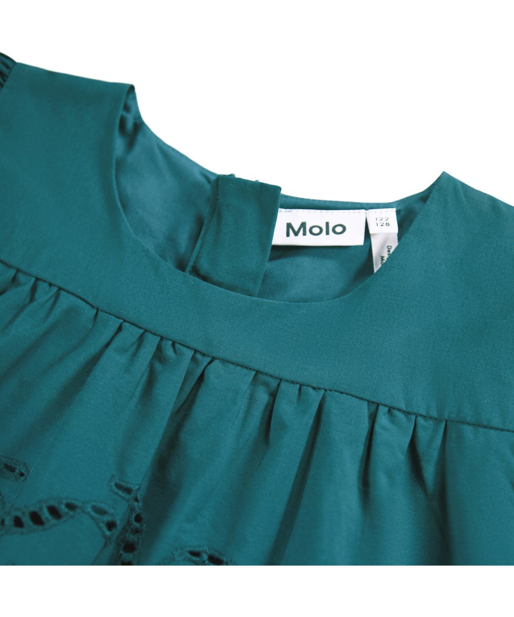 Carisma - Cosmic Green - Knielanges grünes Kleid für Kinder aus Öko-Baumwollpopeline.