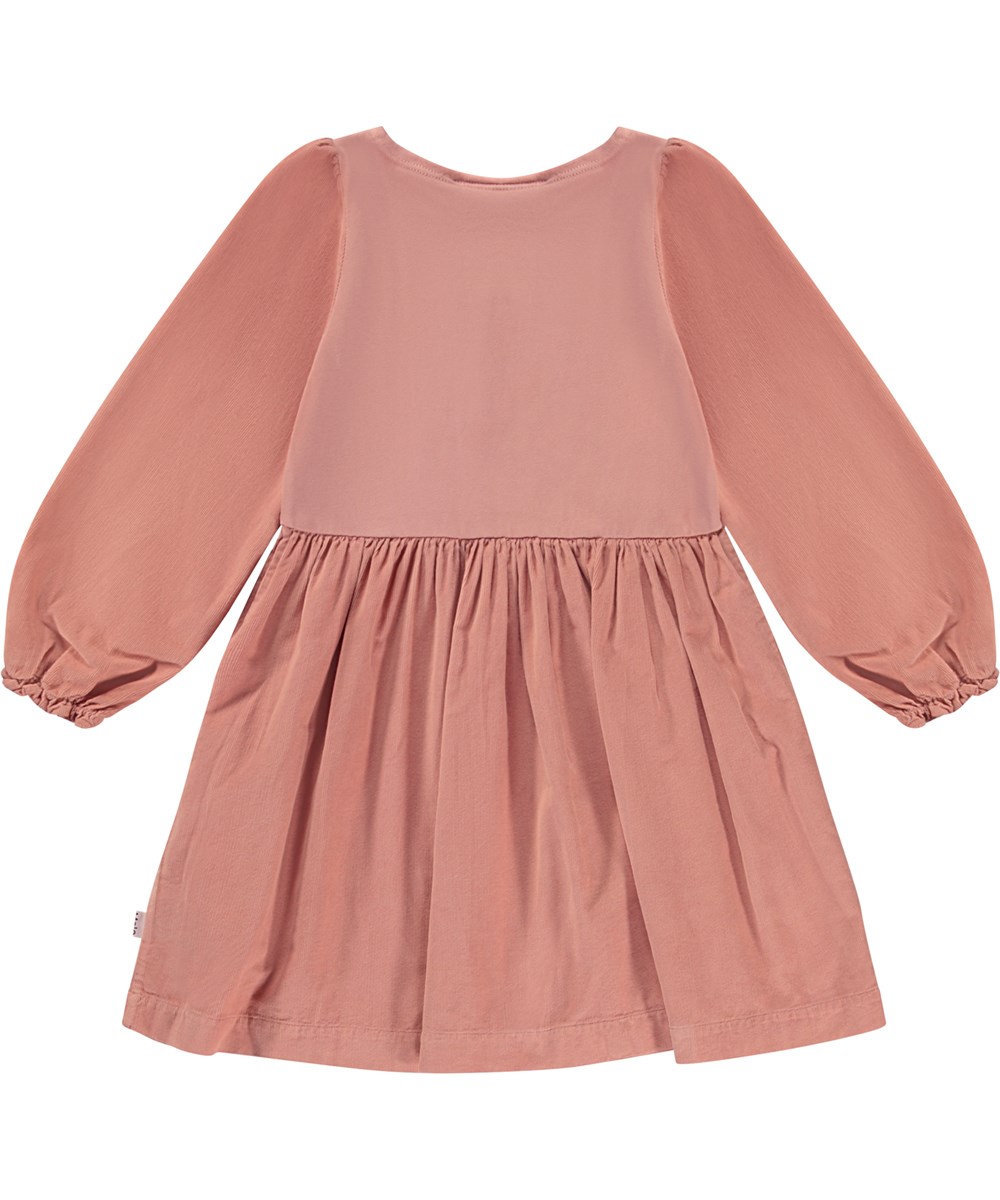 Caro - Muted Rose - Rosa knielanges Öko-Kleid mit Ärmeln und Rock aus geripptem Samt