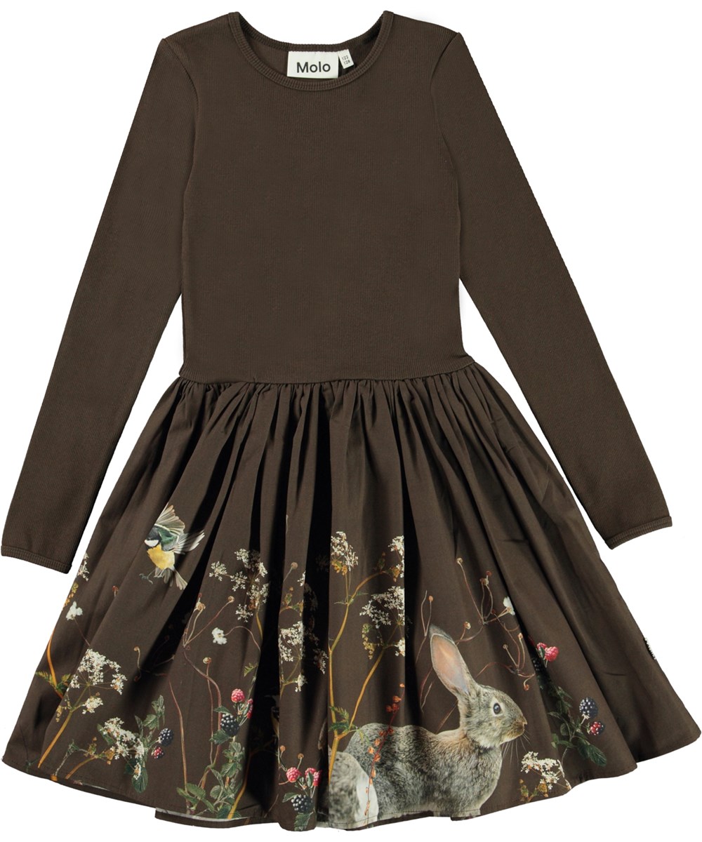 Casie - Brown Meadow - Dunkelbraunes Öko-Kleid mit Tier- und Beerenprint