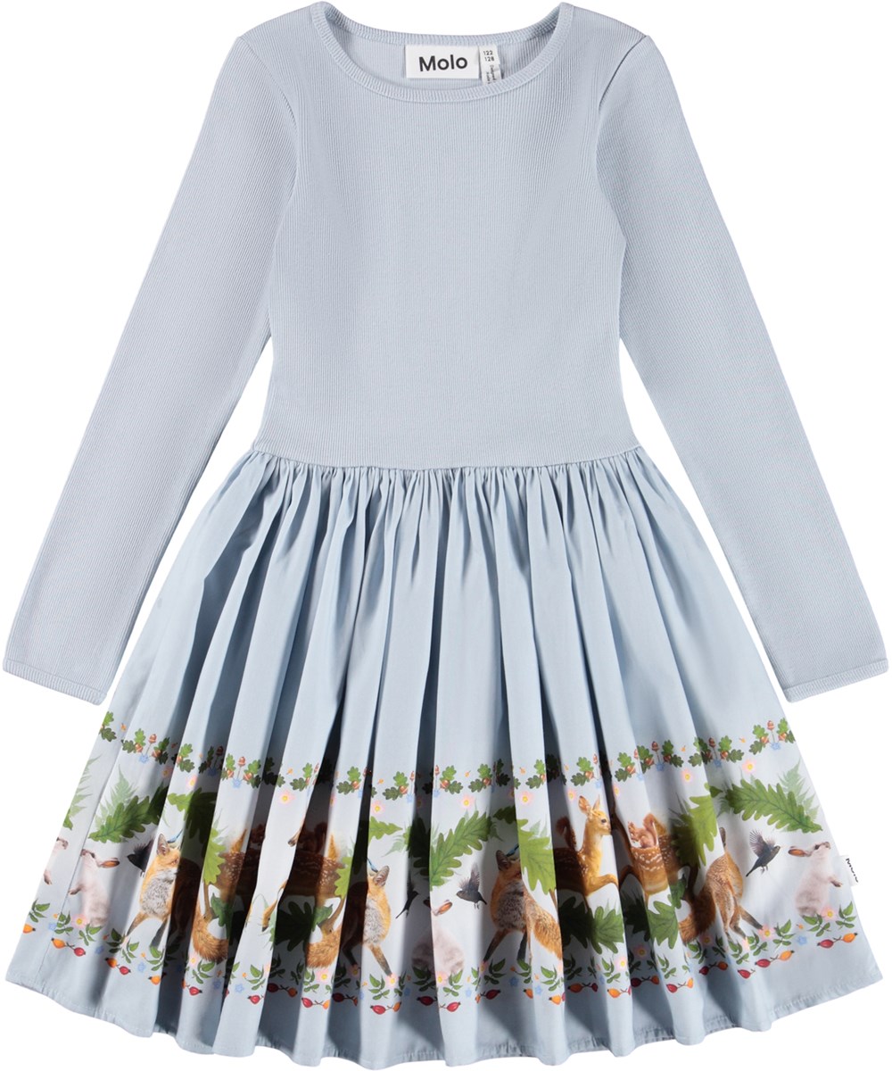 Casie - Forest Border - Langärmeliges hellblaues Kleid für Kinder aus Öko-Baumwolle mit einem Popelinrock und einem Druck von Tieren im Wald.