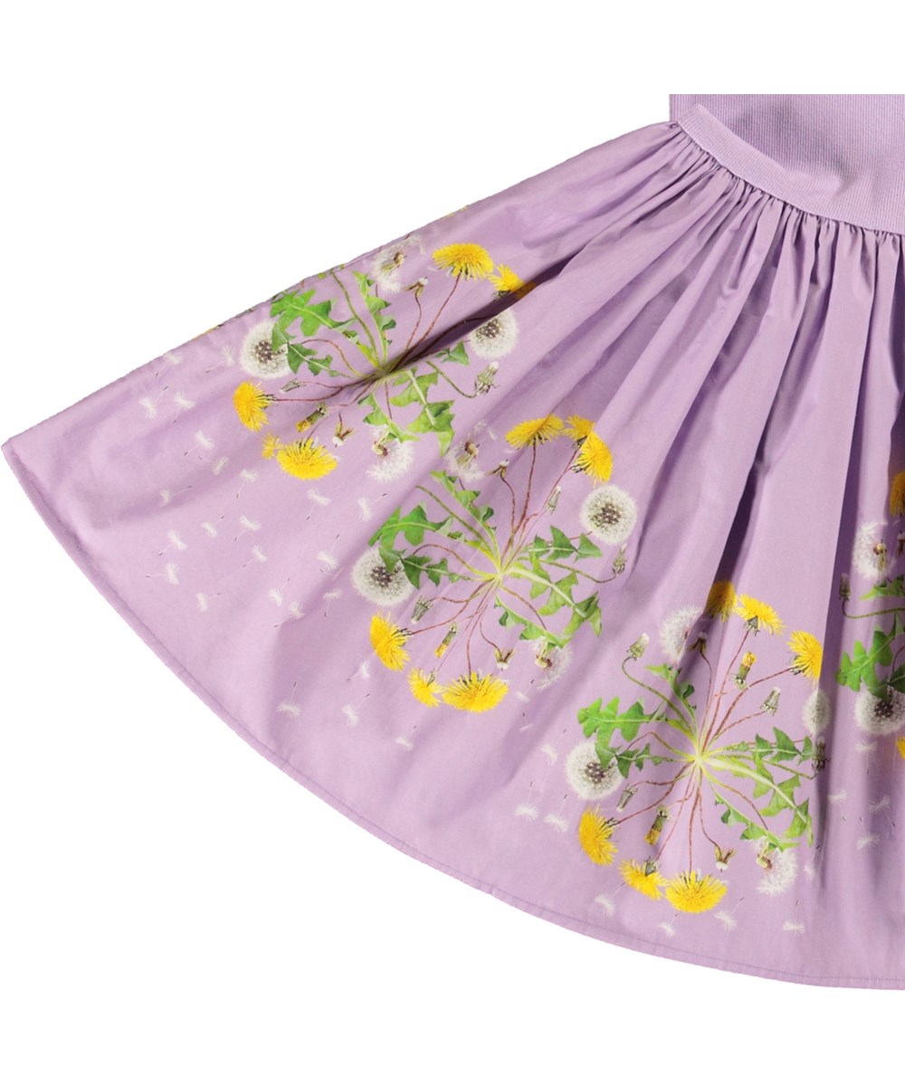 Cassandra - Wild Dandelion - Lila Kleid für Kinder aus Öko-Baumwolle mit einem eng anliegenden gerippten Jersey-Oberteil und einem Popeline-Rock.