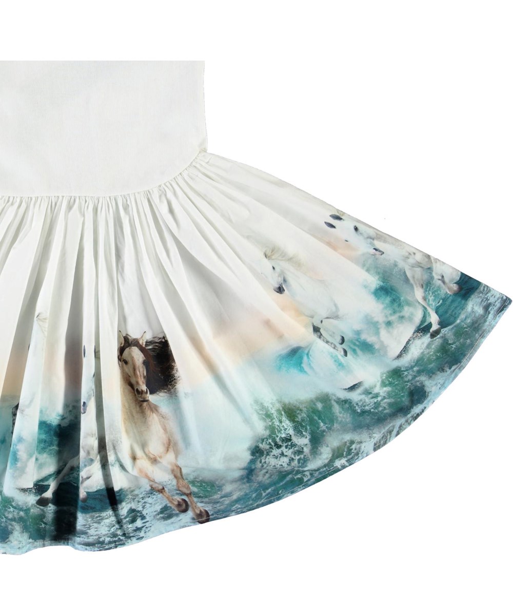 Cassandra - Wild Horses - Öko Kleid mit Pferden im Wasser