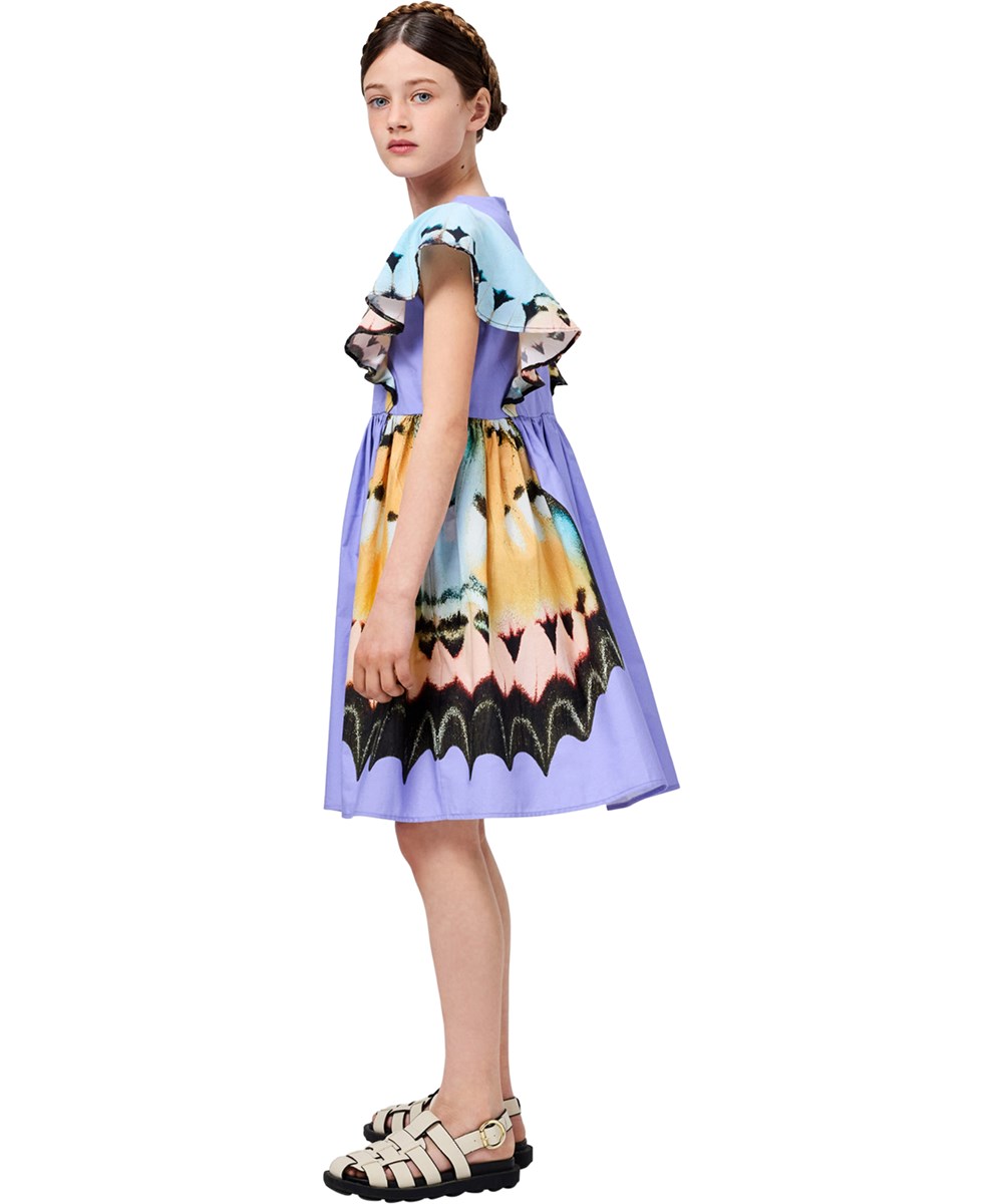 Caty - Lilac Butterfly - Lila Kleid für Kinder aus Bio-Baumwolle mit Schmetterlingsdruck