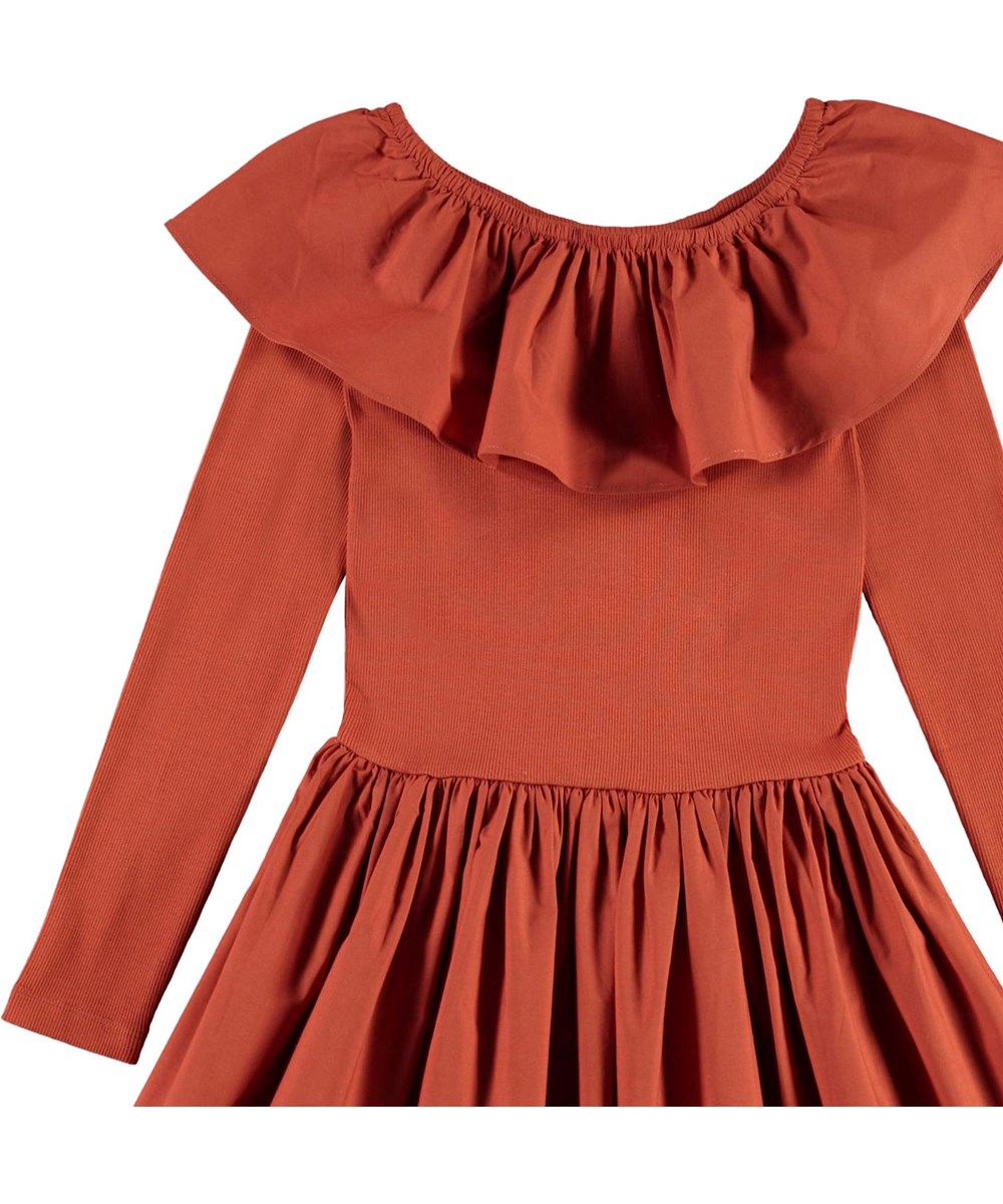 Cille - Burnt Brick - Öko braunes Kleid mit großem Rüschenkragen