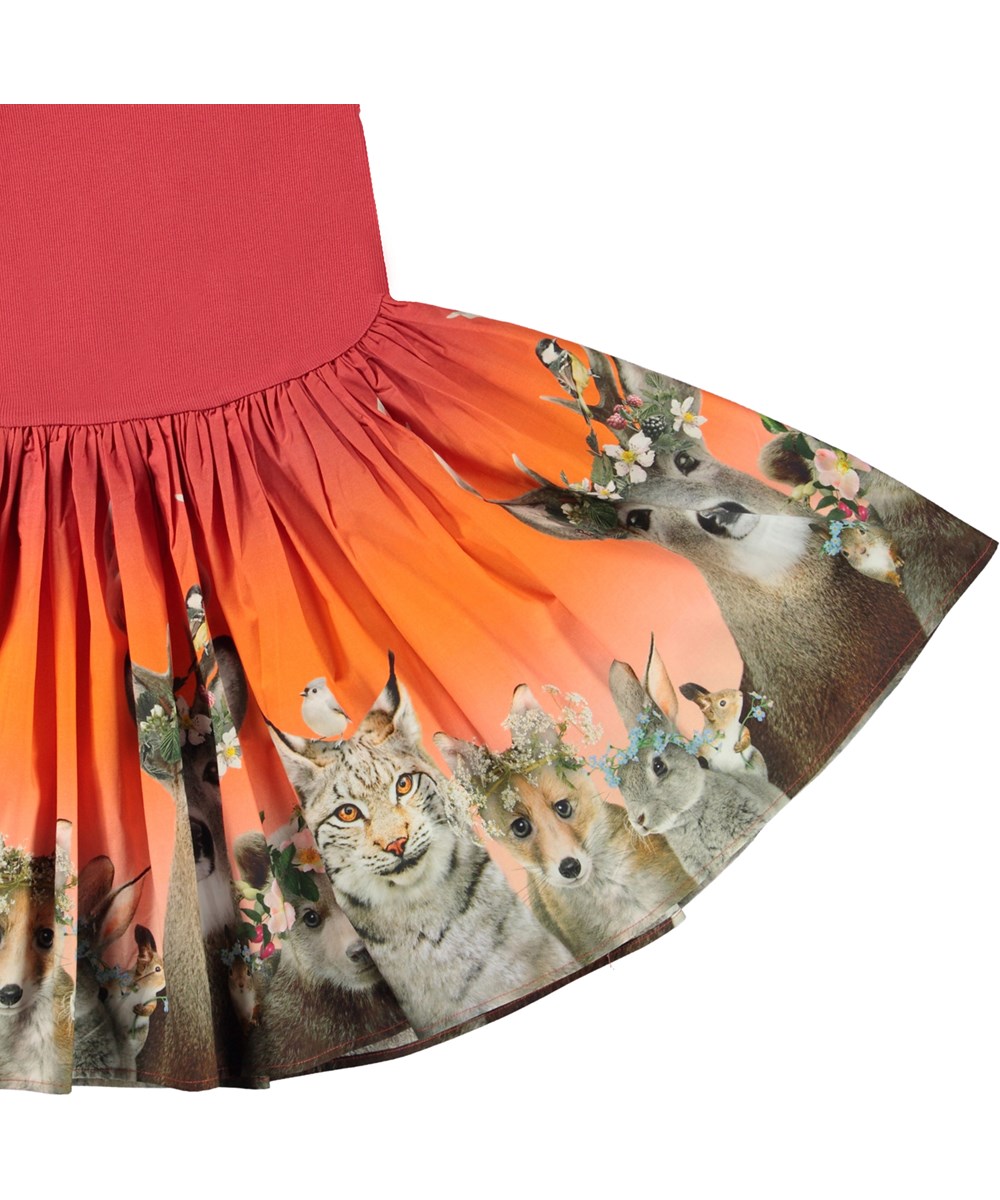 Cissa - Flower Crowns - Öko rotes Kleid mit Tiere-Druck