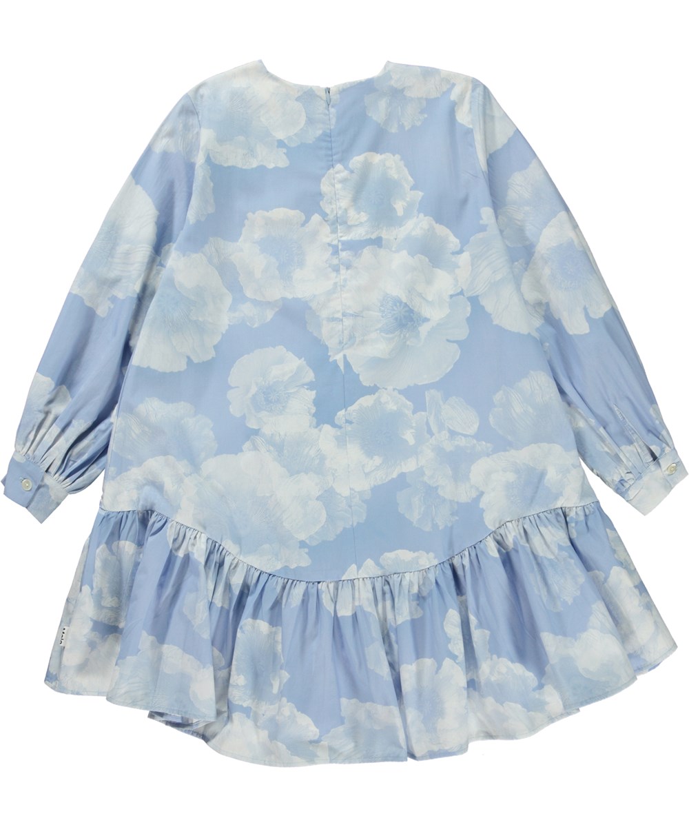 Cixi - Cloudy Poppies - Hellblaues Öko-Kleid mit langen Ärmeln und Wolkendruck