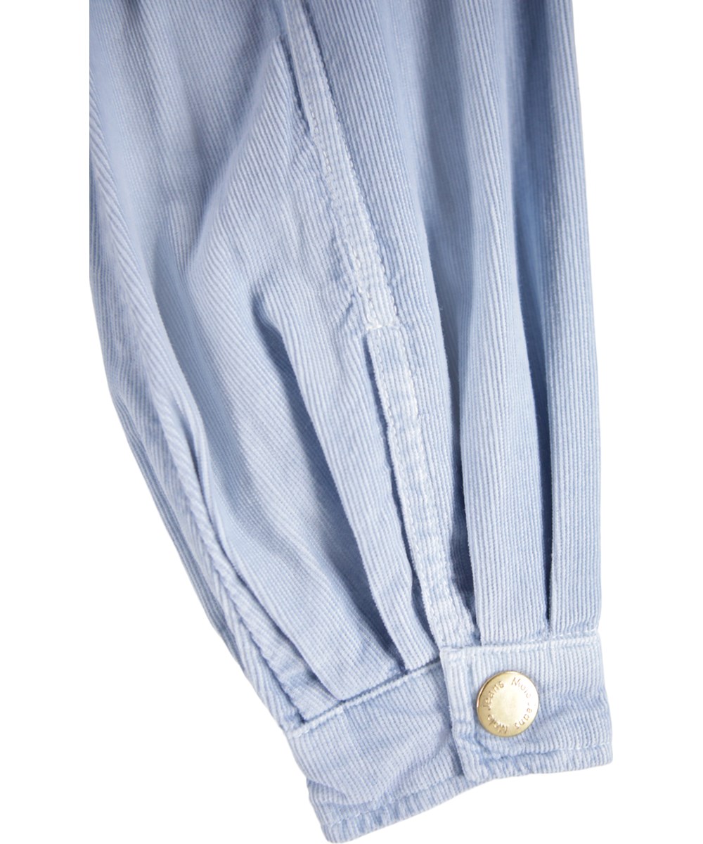 Clarissa - Blue Moon - Langärmliges Kleid für Kinder aus Öko-Hellblau-Velours.