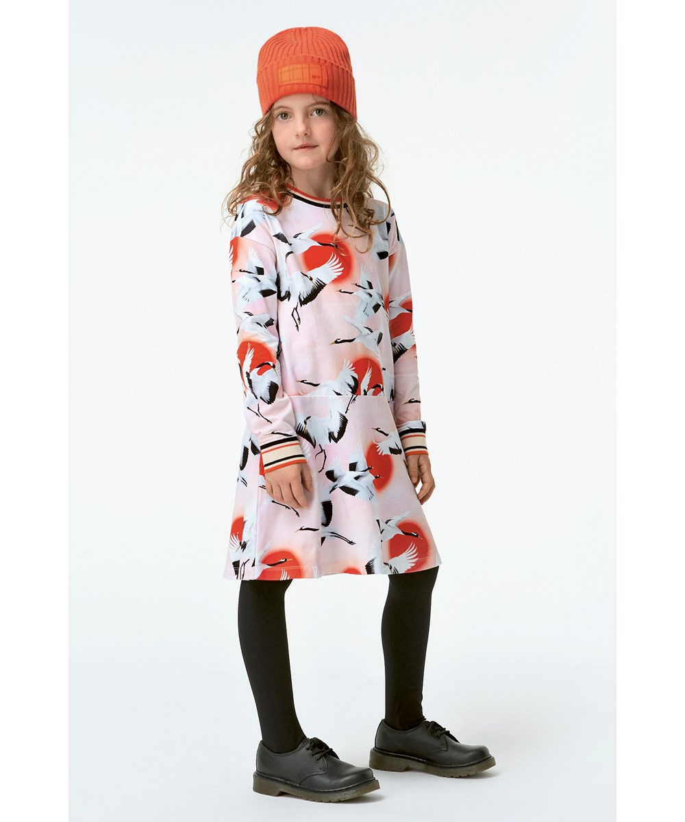Conny - Sunrise Cranes - Rosa Öko-Kleid mit Kranich-Druck