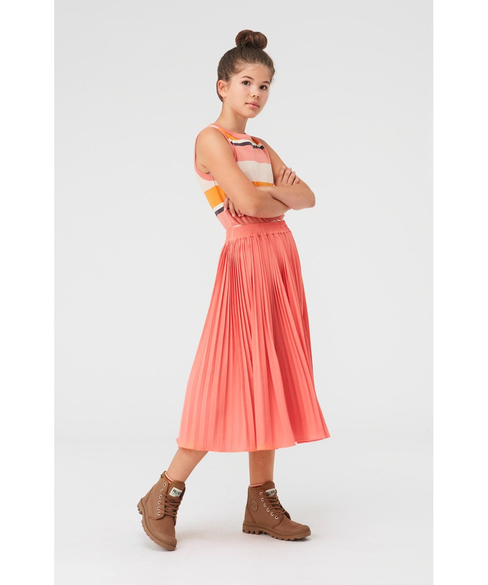 Becky - Fresh Coral - Korallenfarbener Faltenrock