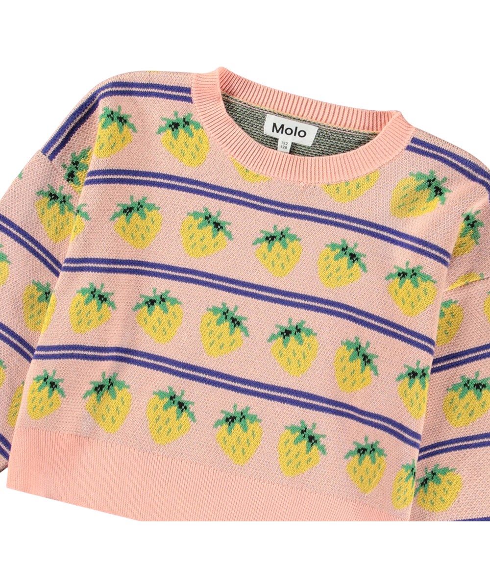 Gerrie - Nature Fruits - Rosa Pullover für Kinder aus weicher Baumwollstrickware mit gelben Erdbeeren.