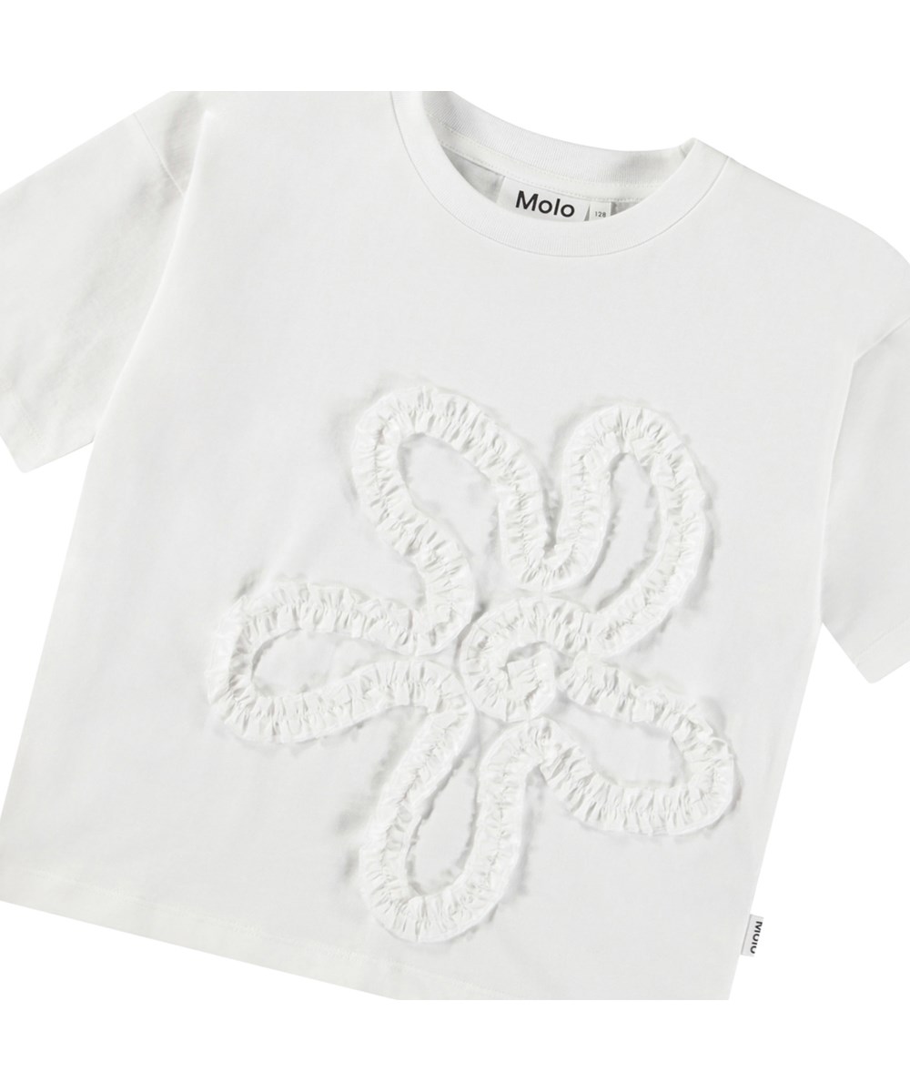 Reinette - Crisp White - Weißes T-Shirt mit Stoffstickerei für Kinder aus weicher Öko-Baumwolle und geripptem Ausschnitt.