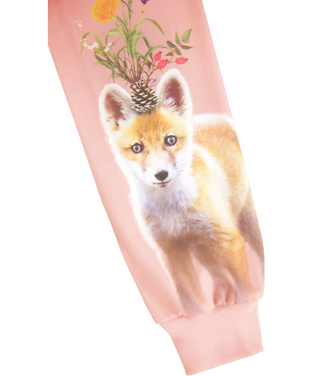 Reniza - Nature Glam - Rosa langärmeliges Oberteil für Kinder aus weicher Bio-Baumwolle mit gerippten Bündchen und Ausschnitt sowie einem Fuchsdruck.