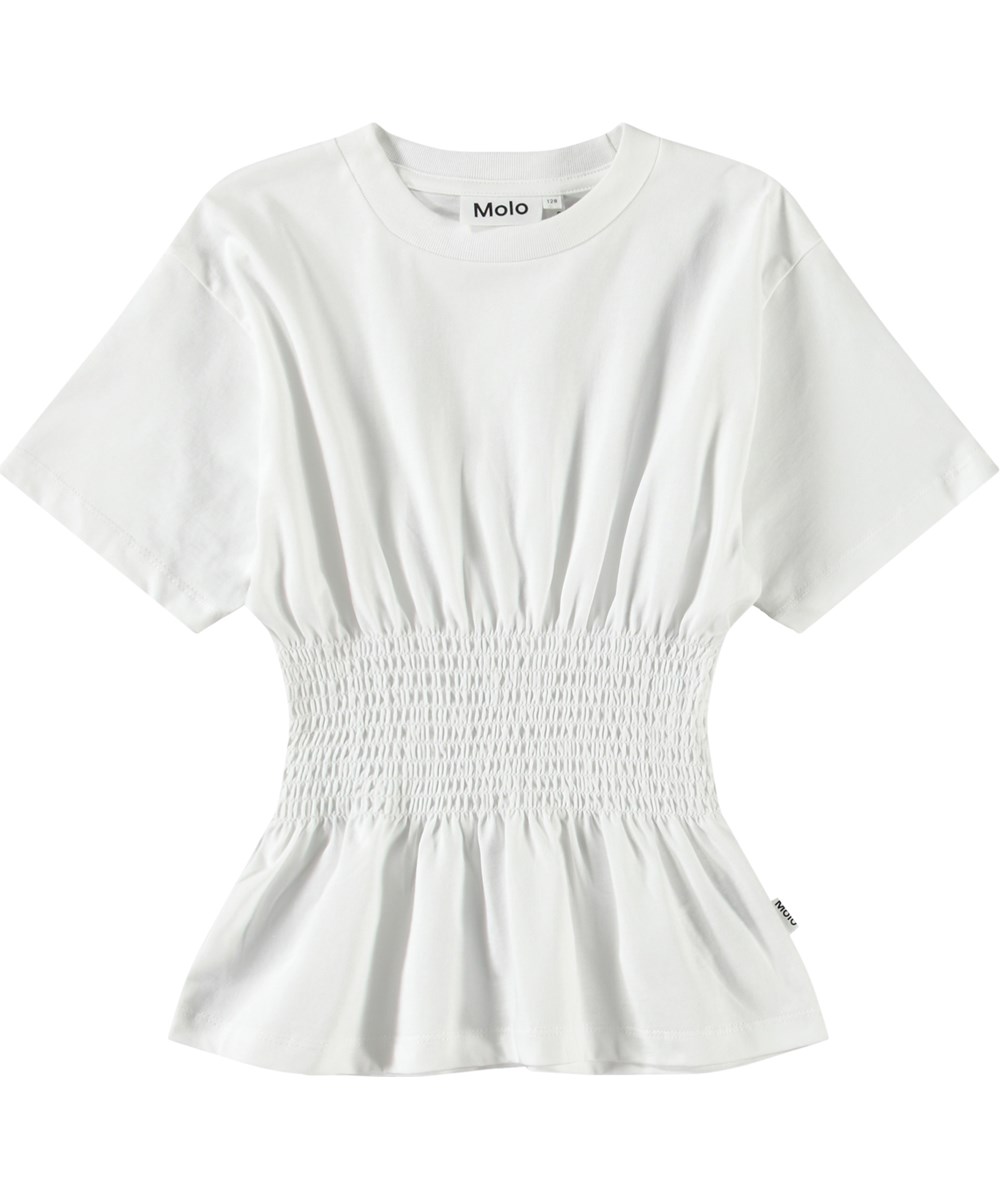 Ronalda - Crisp White - Weißes T-Shirt für Kinder aus Öko-Baumwolle mit kurzen Ärmeln, geripptem Ausschnitt und Rüschen-Effekt.