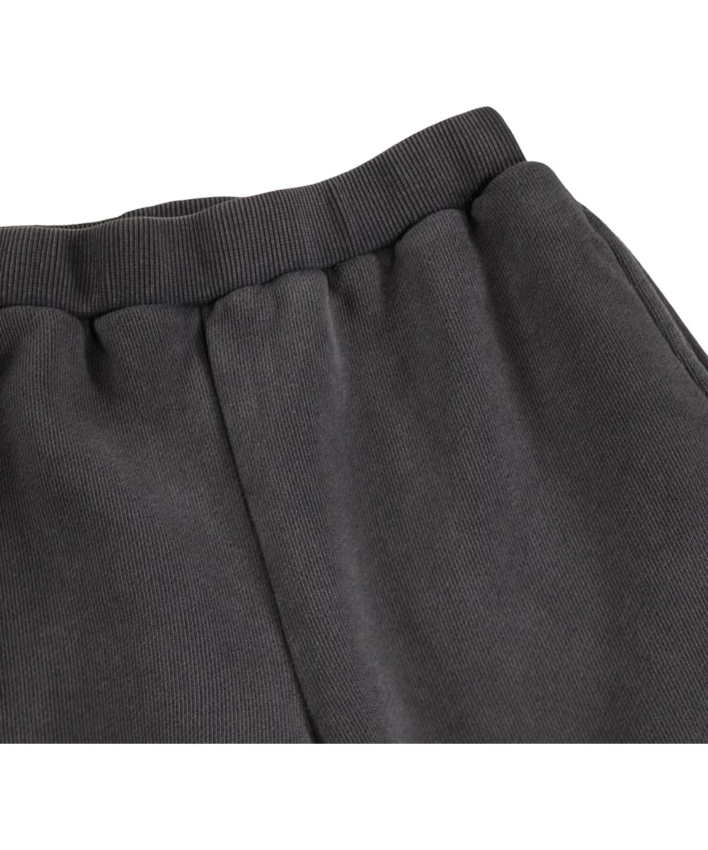 Adriana - Raven - Grijze zachte kinderjoggingbroek gemaakt van biologisch katoen