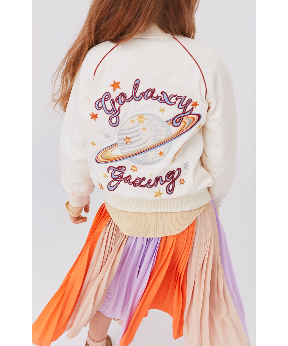 Hatty - Pearled Ivory - Witte bomberjas met een prachtige Galaxy print