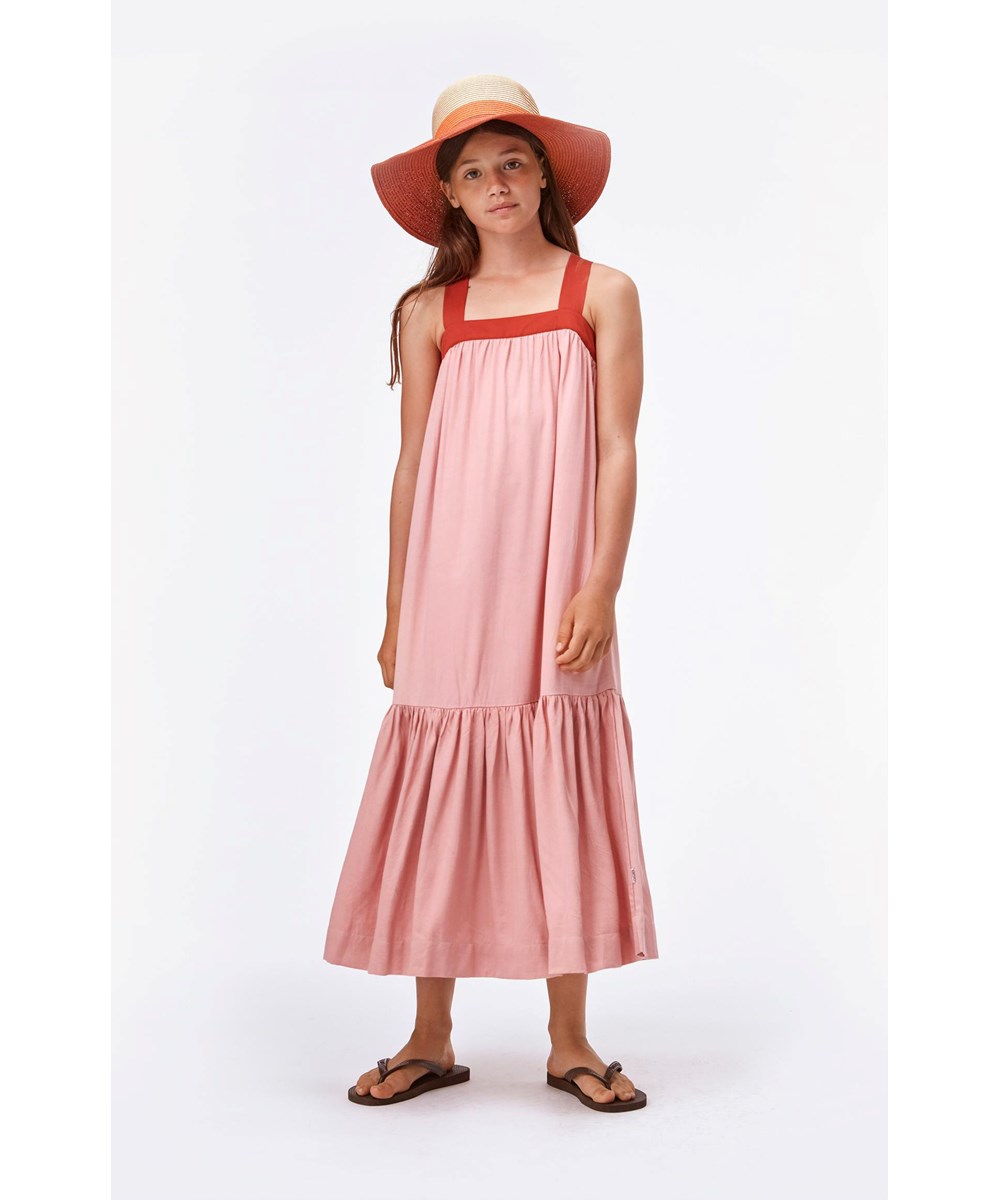 Calipsa - Rosequartz - Roze jurk met rode bandjes