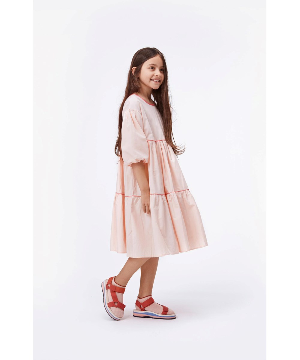 Casta - Petal Blush - Roze jurk met pofmouwen