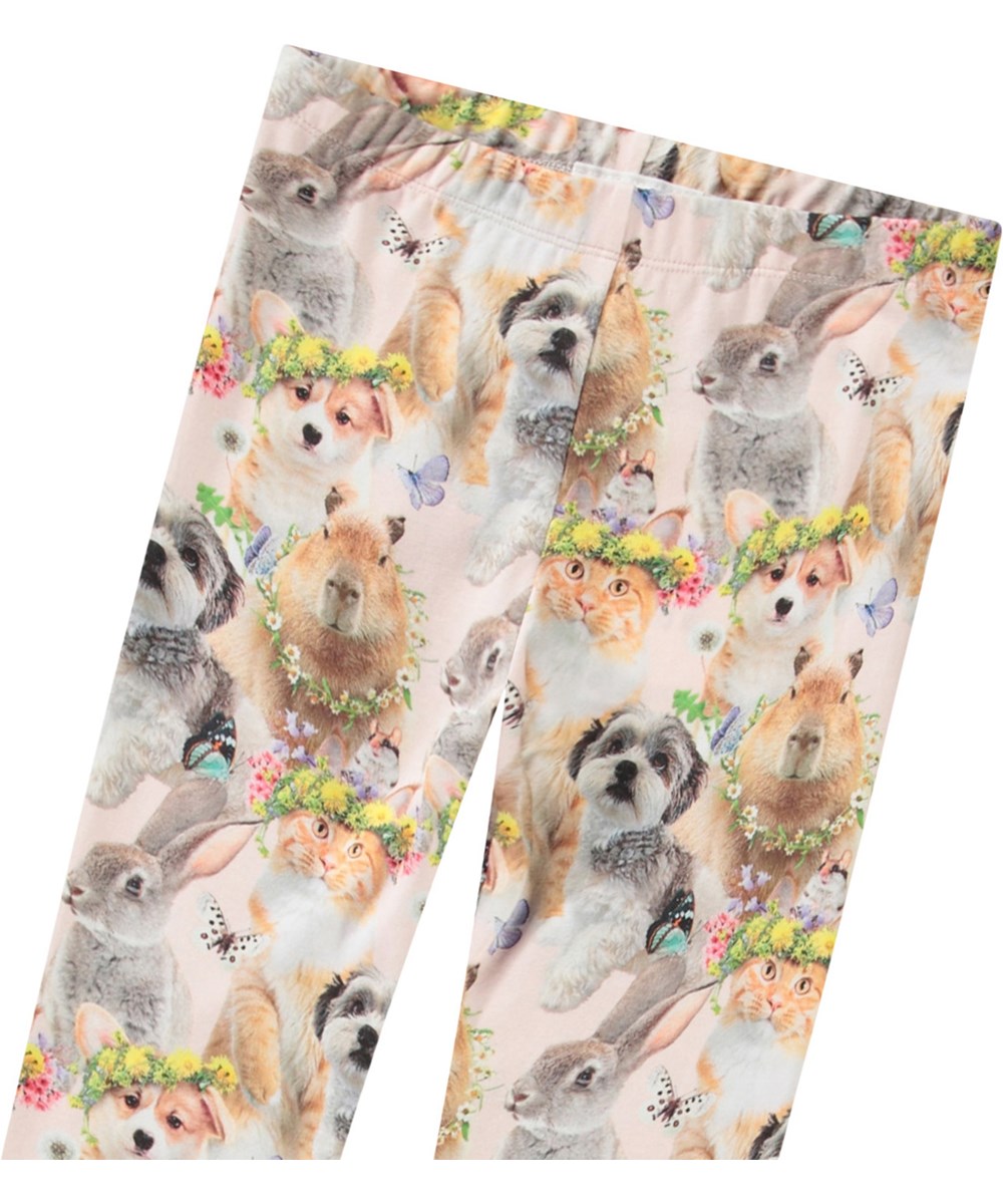 Niki - Festival Friends - Roze kinderlegging met print van rekbaar biologisch katoen met elastische tailleband.