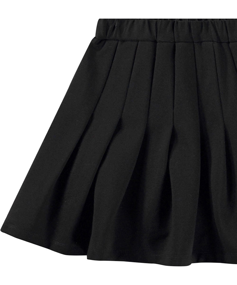 Barb - Black - Zwarte kinderrok van viscose met plooien.