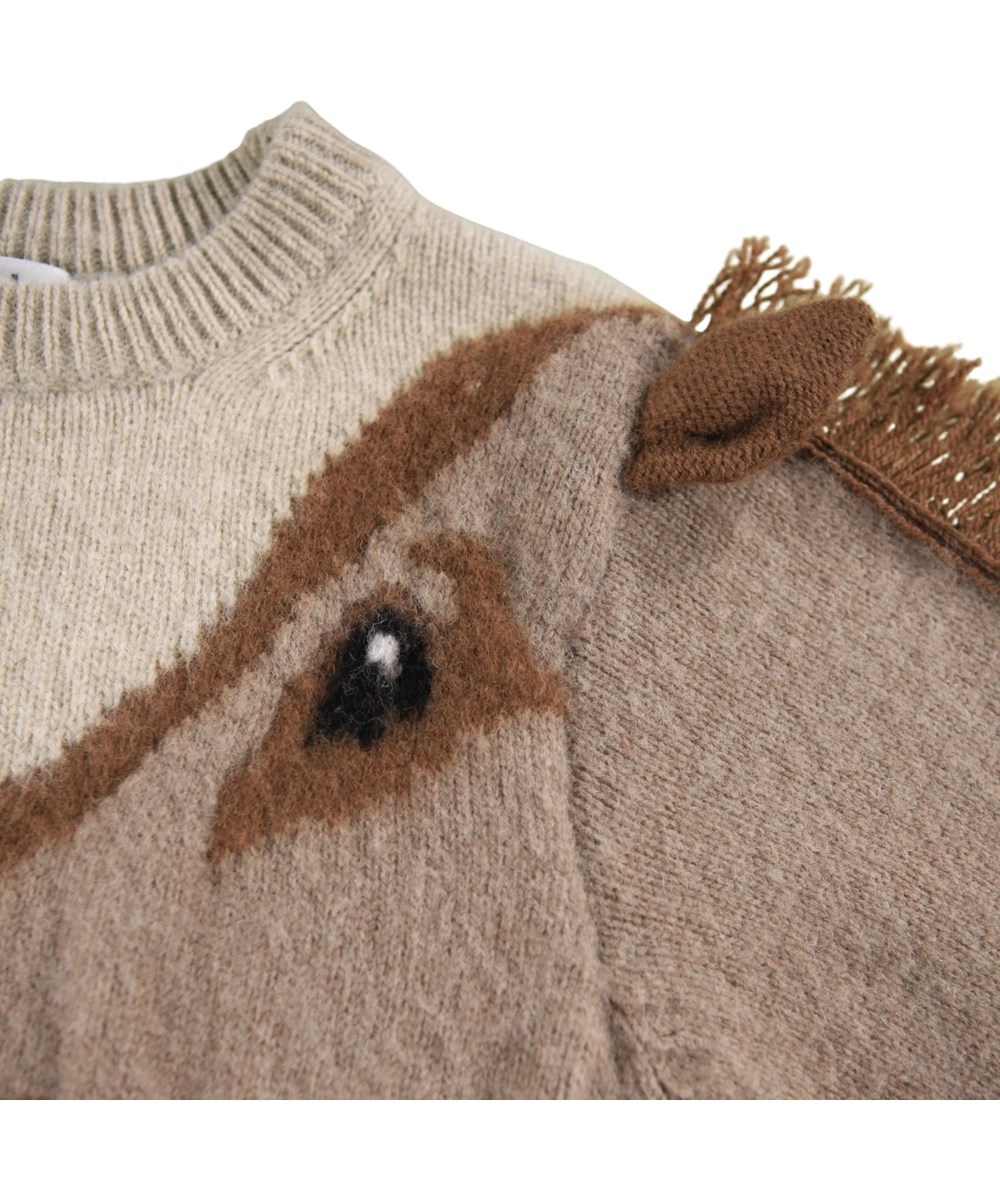 Gisela - Horse Knit - Bruine gebreide kindertrui gemaakt van wol met een paardenmotief.