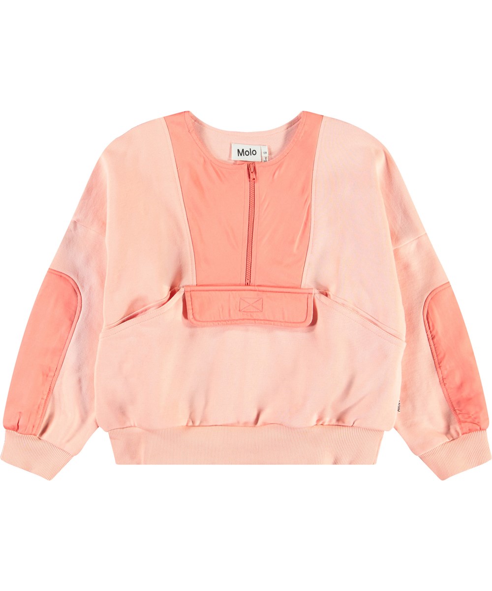 Malissa - Peach - Lichtoranje kindersweater van zacht biologisch katoen met ribboord rond de mouwen en onderkant alsmede een rits aan de voorkant.