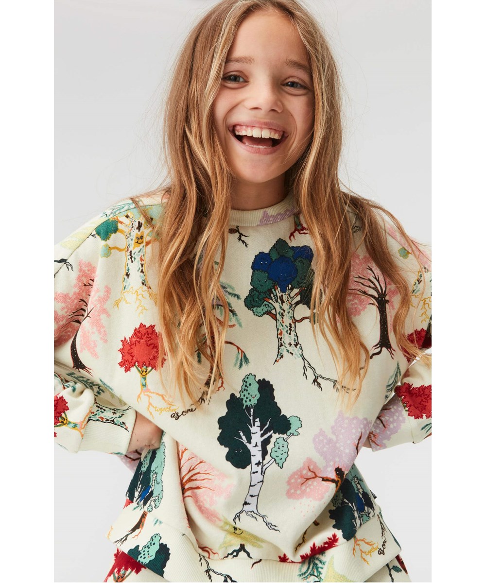 Mandy - Forest Friends - Sweater met bomenprint