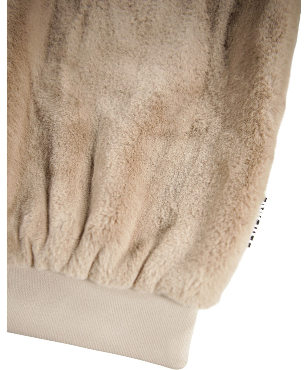 Maureen - Pomeranian - Fluffy bruine kinderhoodie in nepbont.