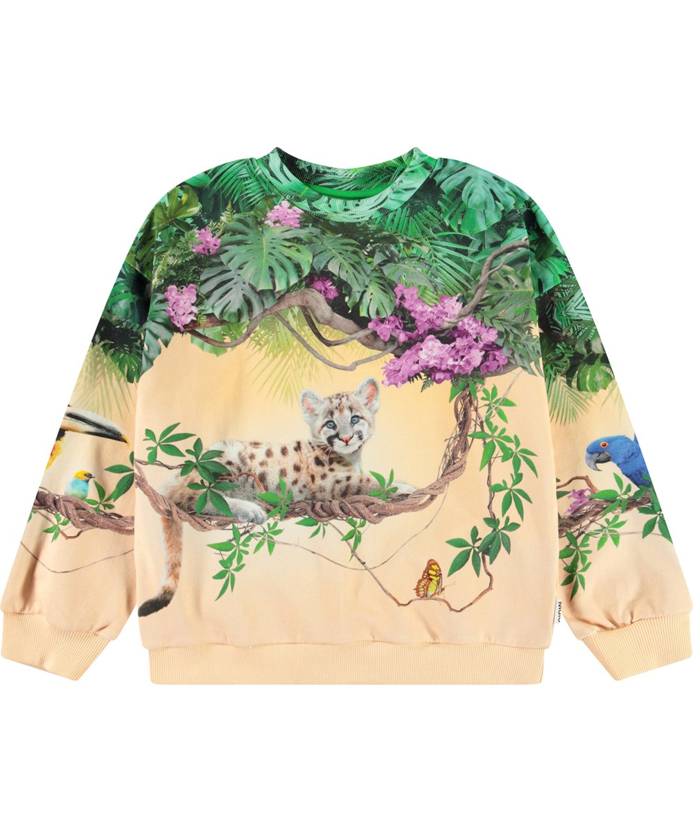 Maxi - Pumatastic - Lichtoranje kindersweater van zacht bioloigsch katoen met print en ribboord rond de hals, mouwen en onderkant.