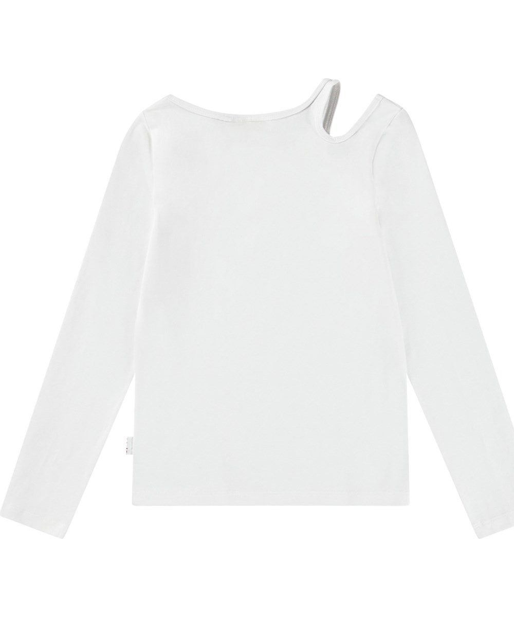 Ramona - Crisp White - Aansluitende witte longsleeve in biologisch katoen met ronde hals en een opengewerkte rechterschouder.