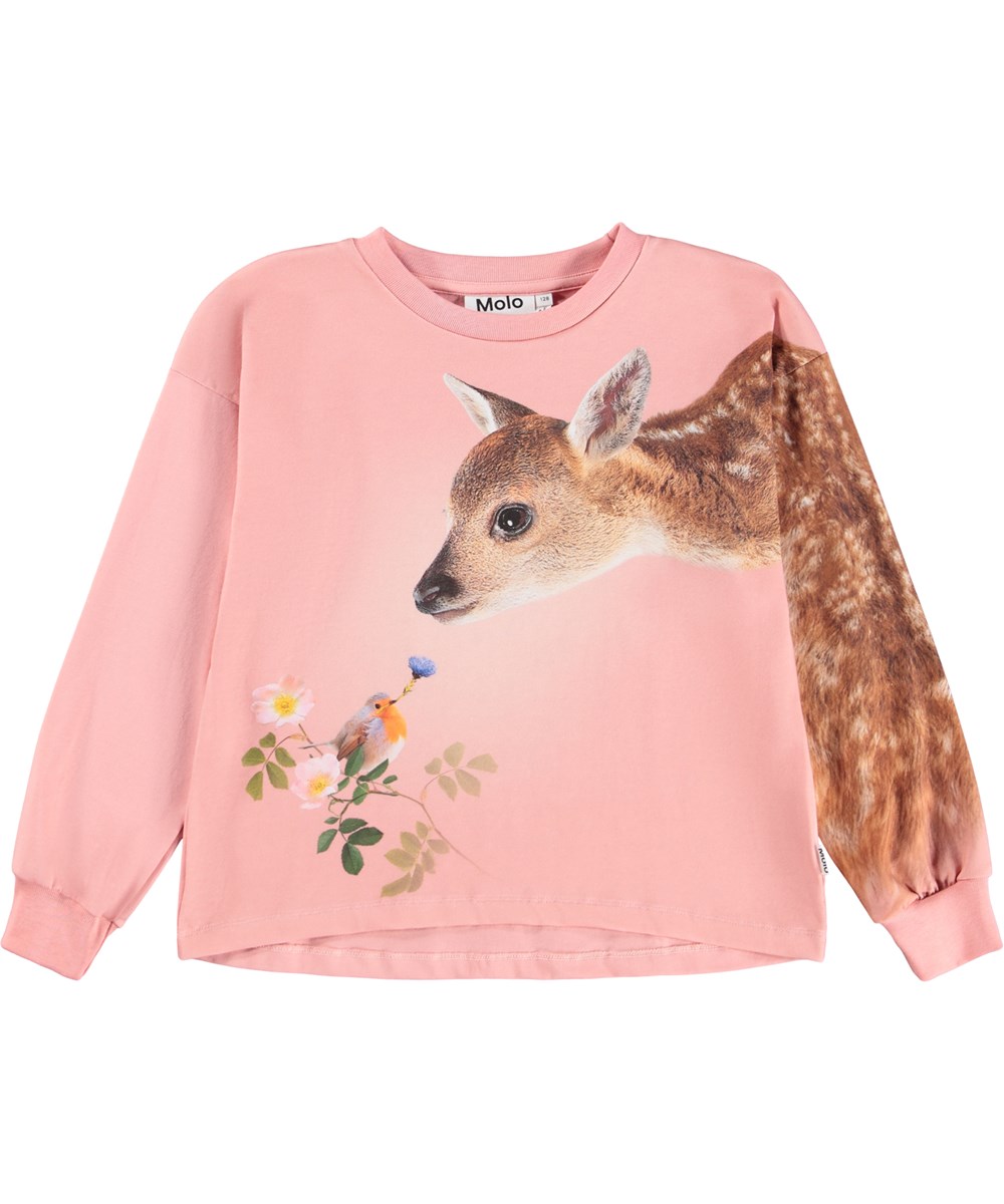 Reniza - Flower Gift - Roze longsleeve voor kinderen gemaakt van zacht biologisch katoen met ribboorden rond de mouwen en hals en een print van een hert en een klein vogeltje die elkaar ontmoeten.