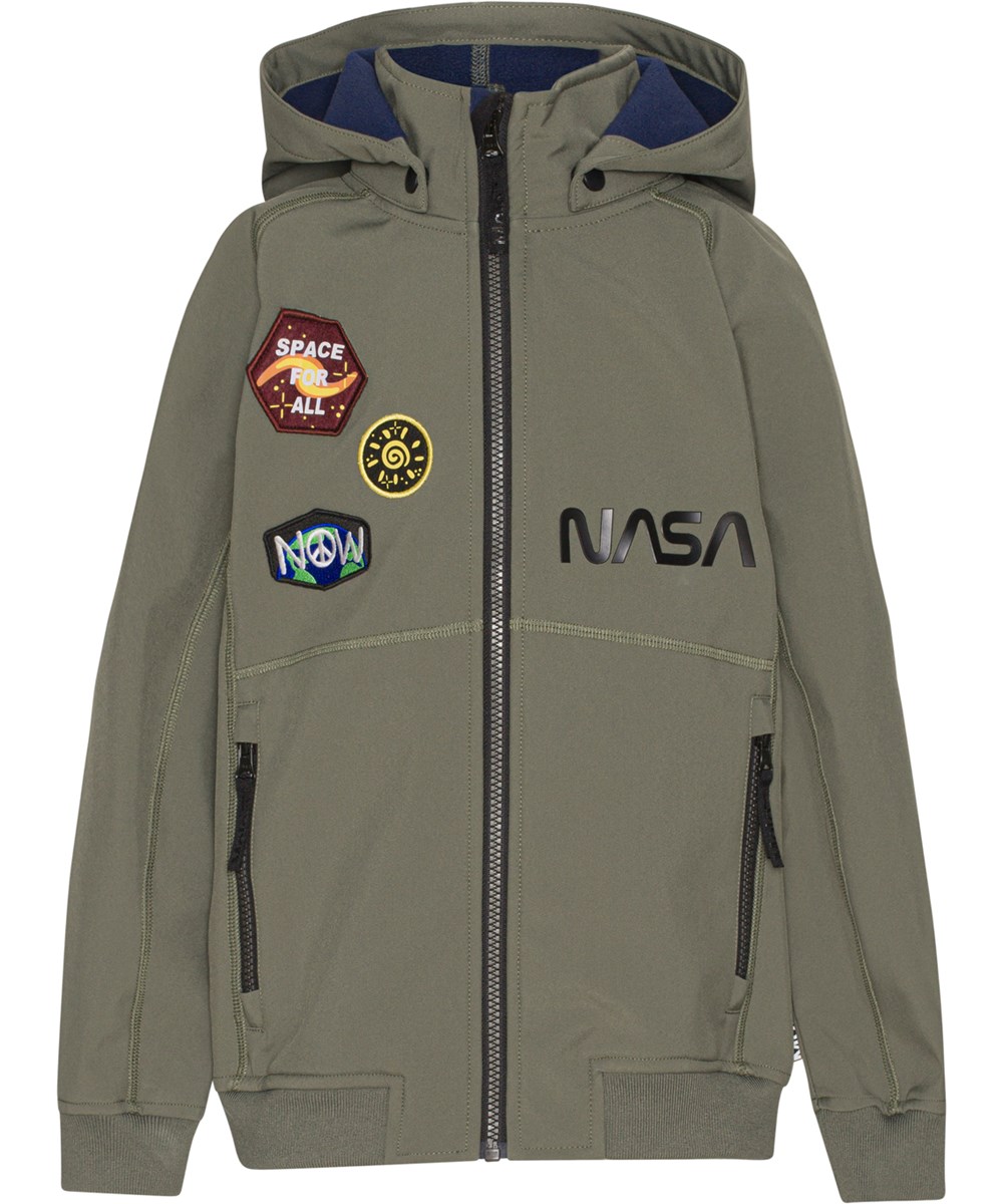 Cloudy - Dusty Green - Wasserabweisende Softshelljacke in Dunkelgrün mit NASA-Druck