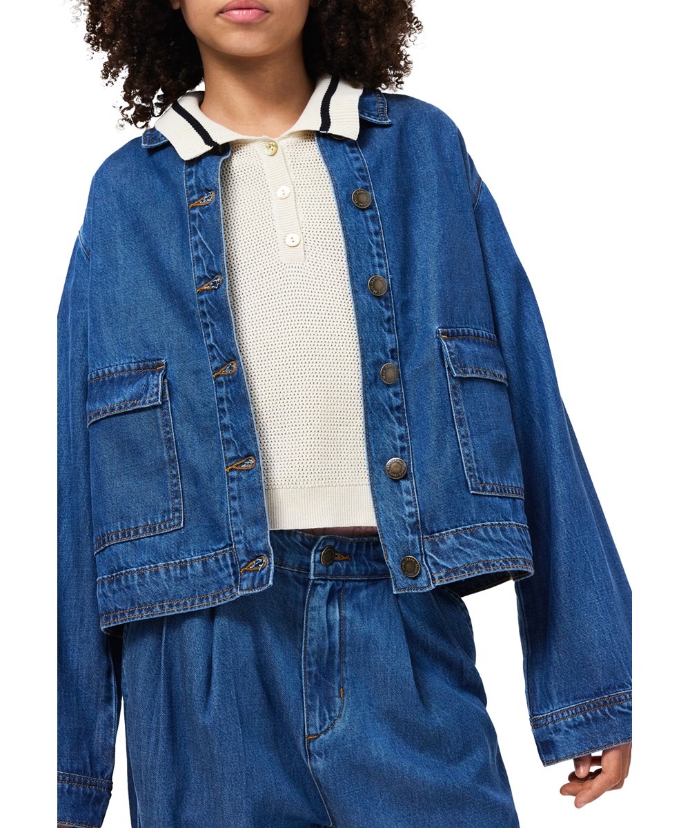 Helena - Washed Blue - Blaue klassische Jeansjacke für Kinder aus Viskose und Baumwolle.