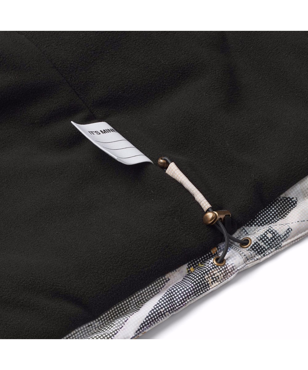 Castor - Spin 1260 - Wind- und wasserdichte Winterjacke für Kinder aus recyceltem Polyester mit einem Pixel-Druck eines coolen Snowboarders in den Alpen.