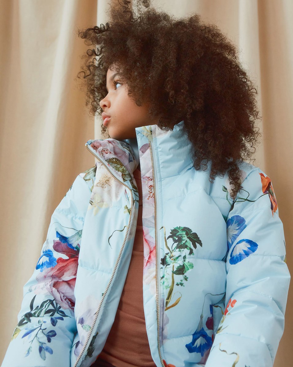 Halle - Botanic - Recycelte hellblaue Bomberjacke mit Blumendruck