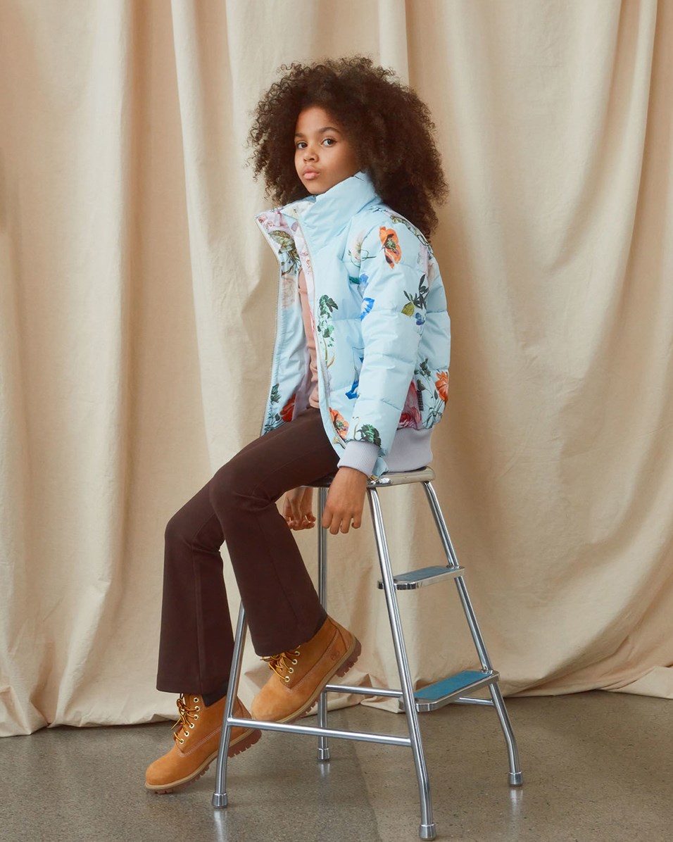 Halle - Botanic - Recycelte hellblaue Bomberjacke mit Blumendruck