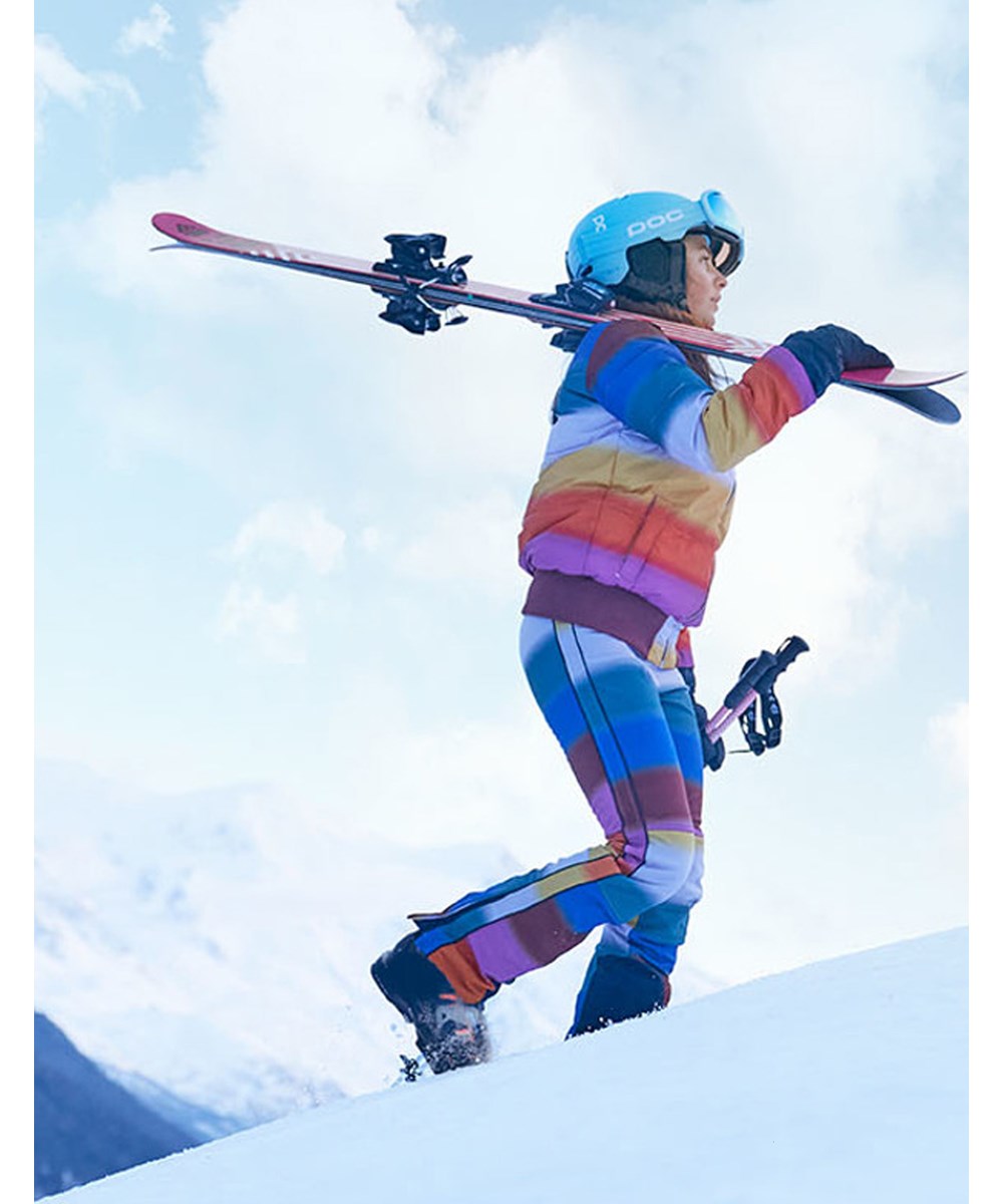 Halle - Glowy Rainbow - Recycelte Regenbogen Daunen-Bomberjacke