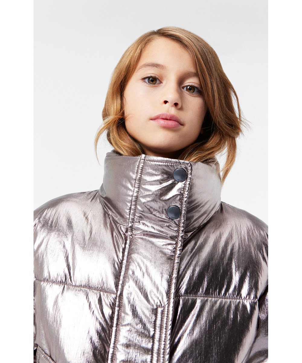 Hansine - Warm Silver - Wasserabweisende silberne Jacke für Kinder.