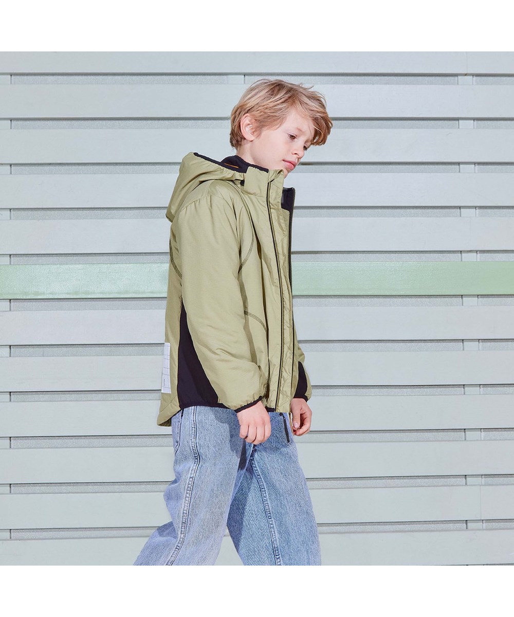 Haris - Cedar - Recycelter sportlicher Windbreaker in grünem Ripstop