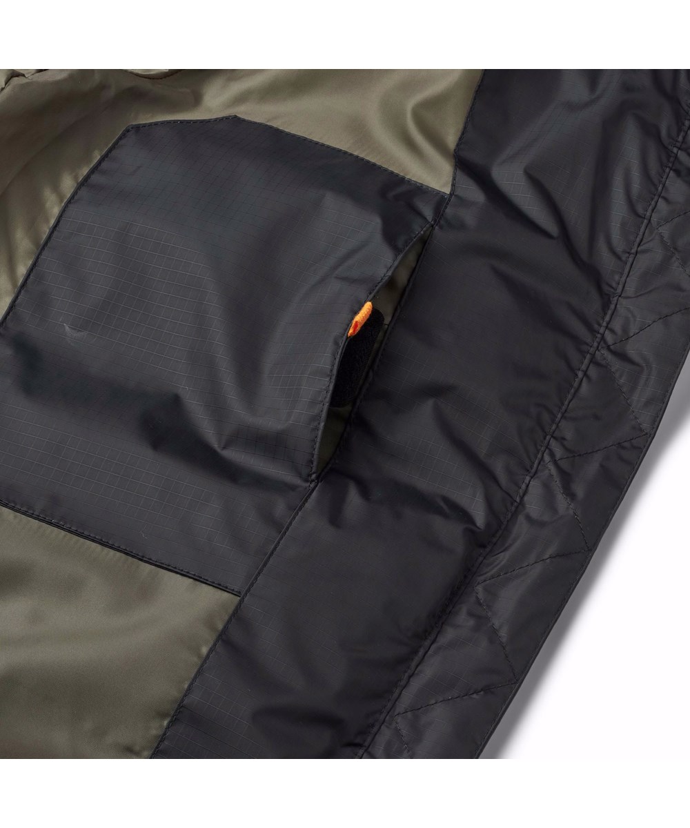 Harper - Black - Schwarze Pufferjacke für Kinder aus recyceltem Polyester.