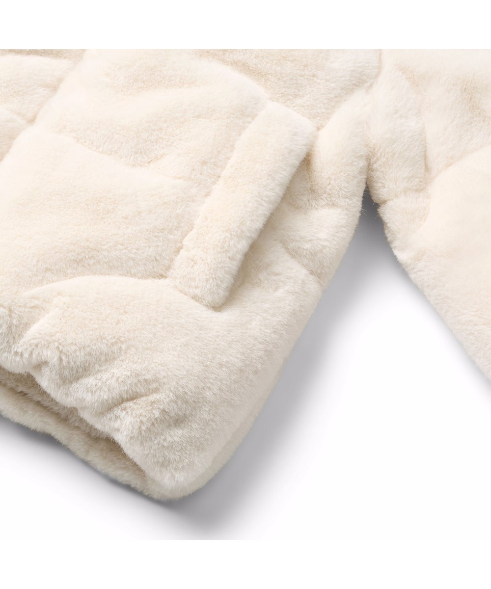 Havi 2 - Vanilla - Off-White Jacke für Kinder aus weichem Kunstpelz aus recyceltem Polyester.