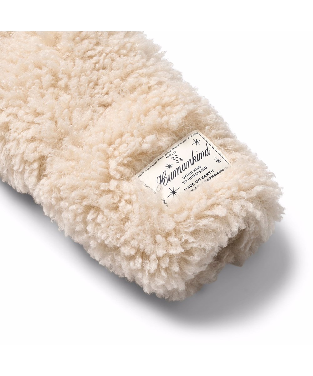 Havi - Vanilla - Off-White Kunstpelzjacke für Kinder im Schaffell-Look aus recyceltem Polyester.