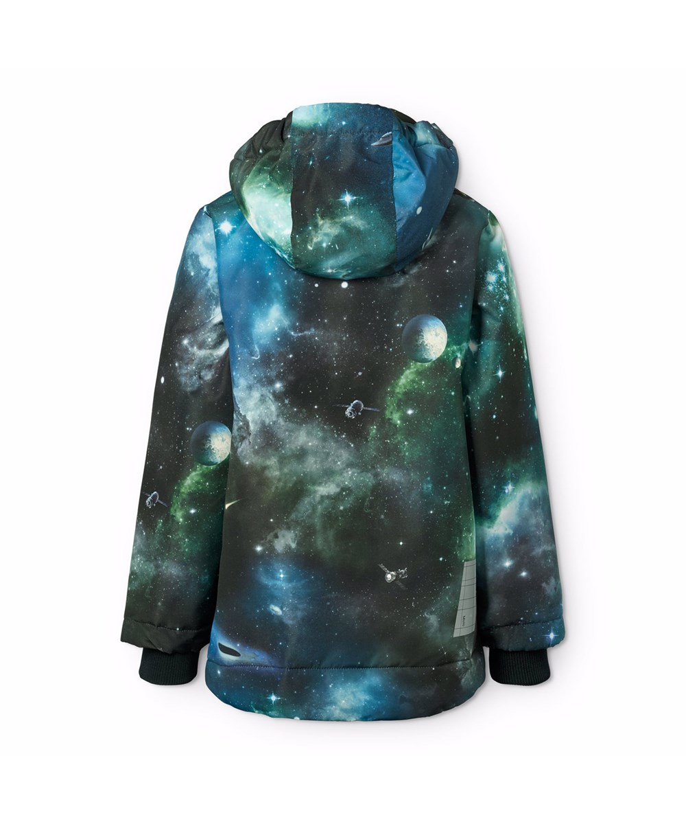 Heiko - Far Out - Wind- und wasserabweisende Jacke für Kinder mit Weltraumdruck aus recyceltem Nylon. Die Jacke verfügt über einen praktischen Reißverschluss, einen hohen Kragen und eine abnehmbare gefütterte Kapuze.