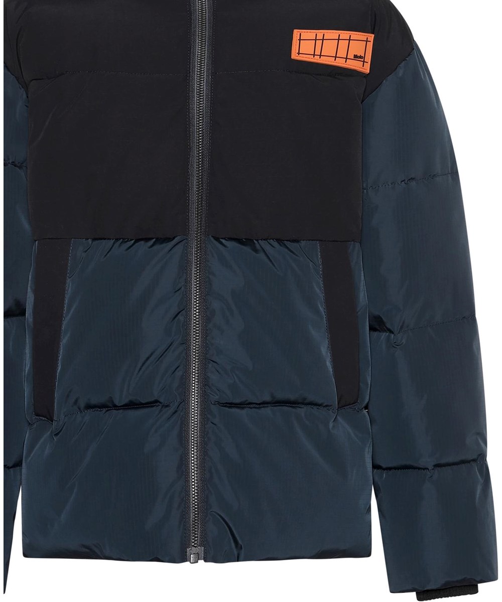 Hilo - Carbon - Grüne Bomberjacke aus recycelten Daunen