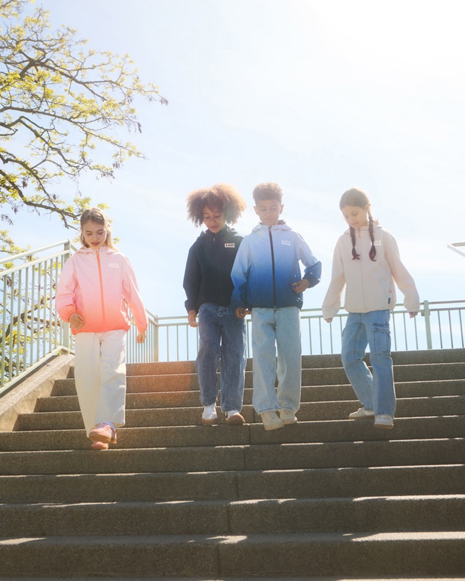 Horizon - Mood Blue - Dunkelblaue wind- und wasserdichte Jacke für Kinder aus recyceltem Polyester mit Kapuze.