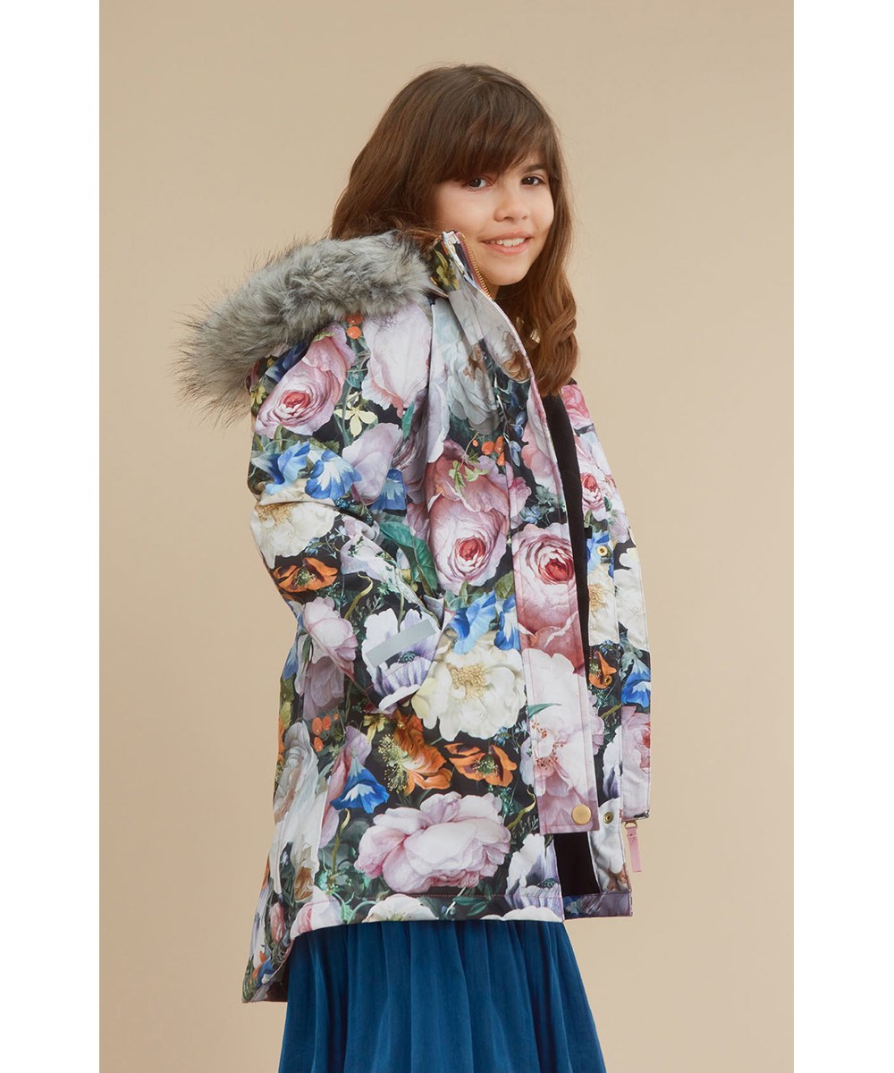 Peace - Still Life - Recycelte Skijacke mit Fell und Blumen