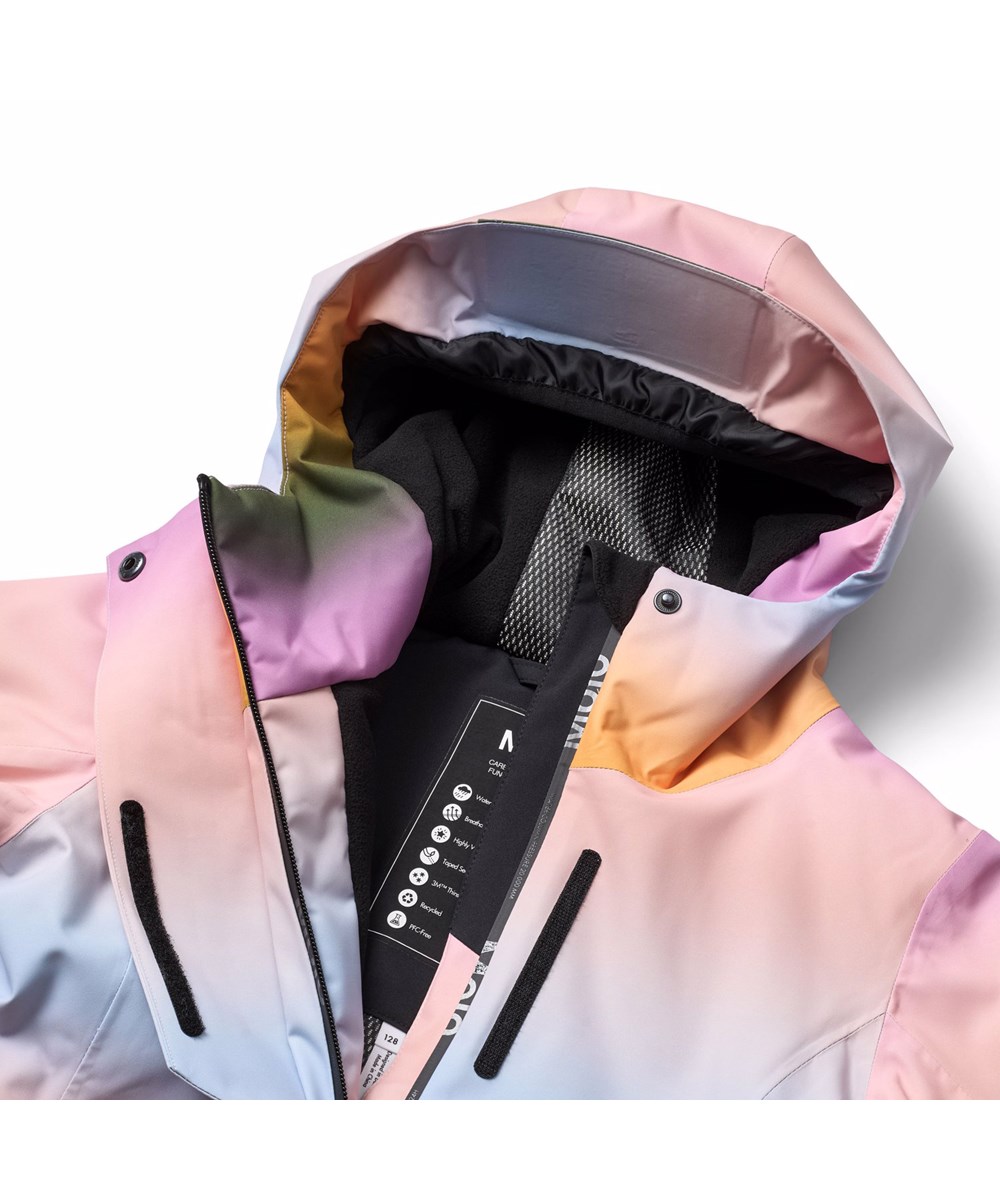Pearson - Rainbow Sky - Wind- und wasserdichte Winterjacke in Regenbogenfarben für Kinder aus recyceltem Polyester mit recycelter Polyesterfüllung und 3M™ Thinsulate™.