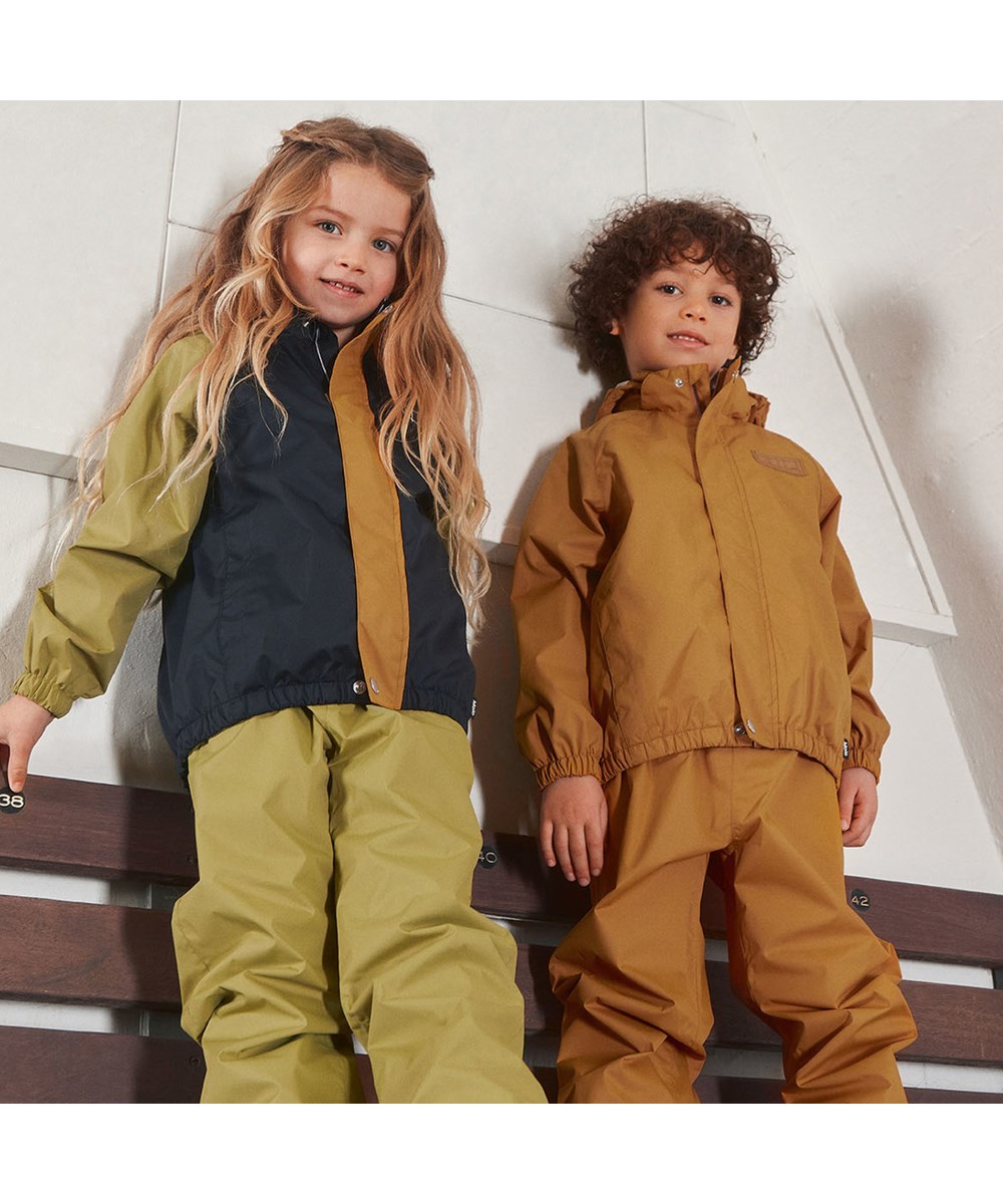 Waiton - Black Block - Leichte und atmungsaktive Regenjacke im Farbmix